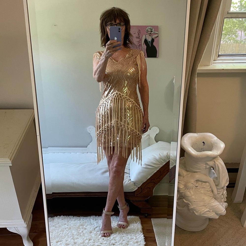 NWT NUDE SLEEVELESS SEQUIN DRESS FRINGED ZIPPER LINED VEE NECK TASSELS MACRAMÉ